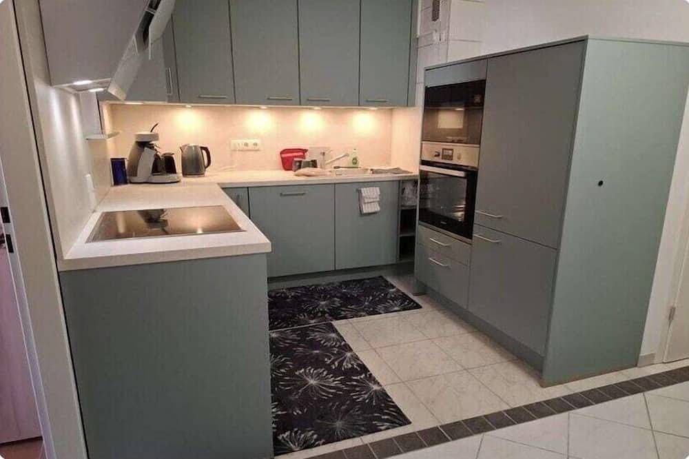 Ganze Wohnung, Ferienwohnung in Hanau mit Schwimmbecken in Hanau, Main-Kinzig-Kreis