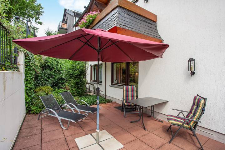Entire apartment, Haus Schönblick - Apartment 11 with Mountain View, Private Terrace, and Wi-Fi in Willingen, Upland