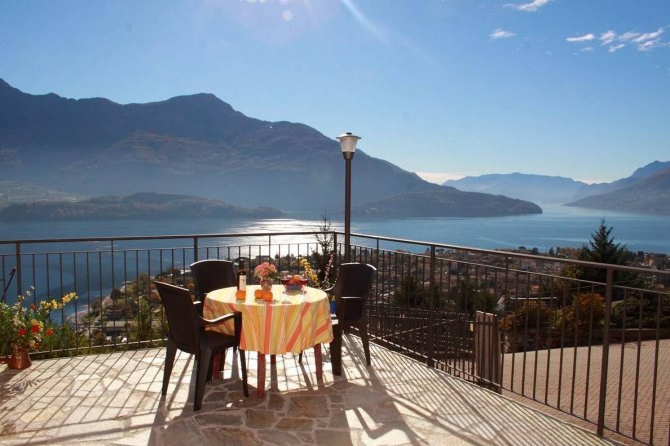 Ganze Wohnung, Apartment mit Seeblick in Vercana, Gemeinschaftspool in Domaso, Comer See
