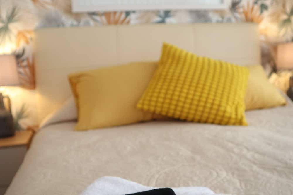 La Hacienda Golf - Alcaidesa. 4 story House, 350m from the Sea, in Playa de La Alcaidesa, San Roque