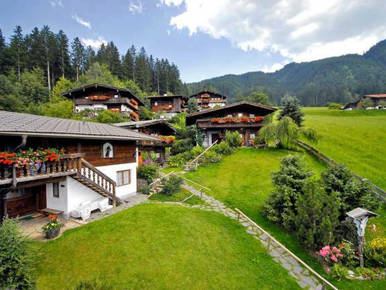 Ganze Ferienwohnung, Reither Almen - Exklusive Apartments - Fewo Typ F - Gustl's Hütte 1. Stock in Reith im Alpbachtal, Kaisergebirge