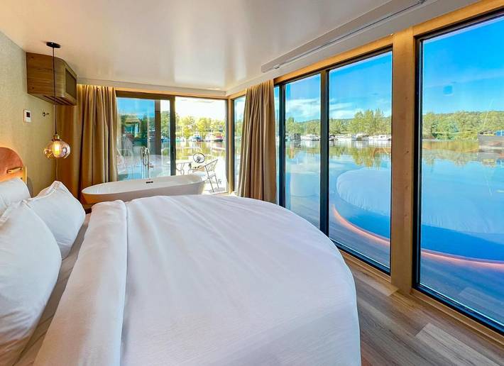 Hôtel pour 2 personnes, avec Terrasse et Jacuzzi ainsi que Vue sur le lac et Vue