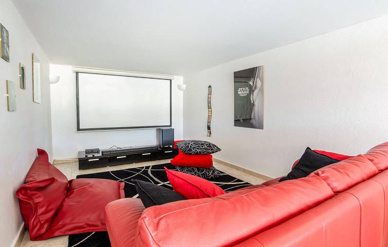 Geräumige Wohnung mit Pool, Parkplatz und WiFi in Les Adrets-de-l'Estérel, Mittelmeerküste (Frankreich)