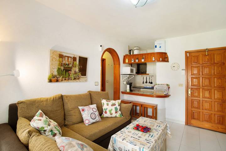 Apartamento entero, Apartamento de vacaciones 'Residencial Sol Suite 2' con vistas al mar, piscina compartida y Wi-Fi in Puerto Rico (Gran Canaria), Mogán