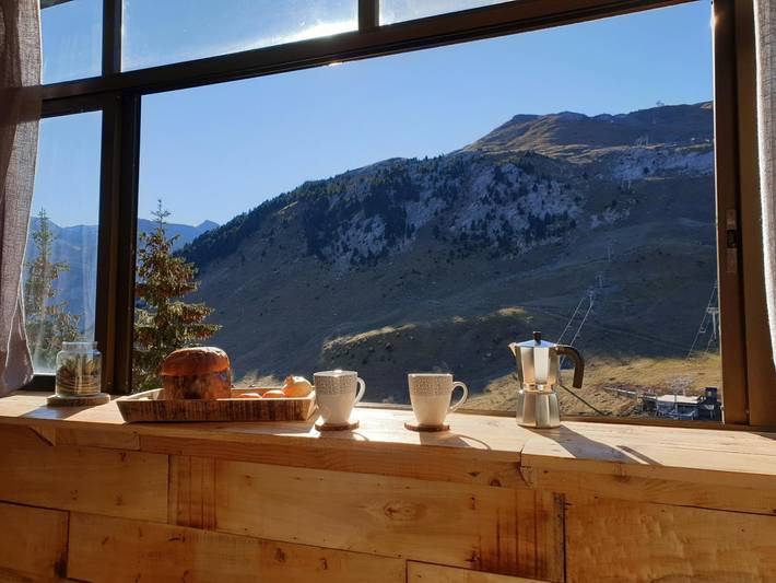 Ganze Wohnung, Schöne Wohnung mit privater Garage direkt an der Piste in Candanchú, Aisa