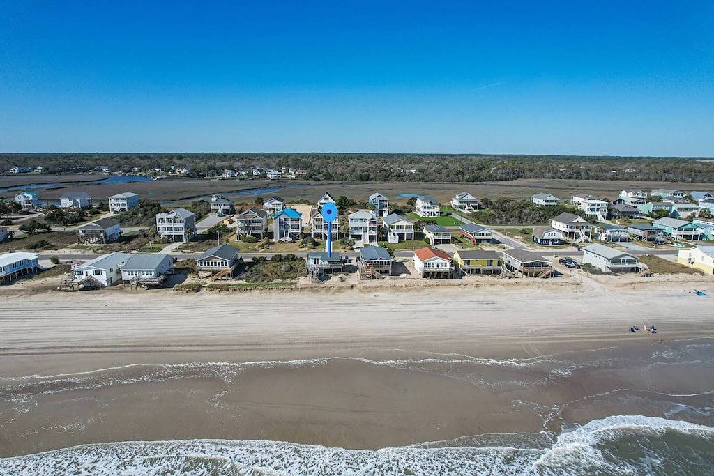 Private Oceanfront Home! - Ocean View From Anywhere In The Home - Beach Gear - Sleeps 4 in Oak Island (NC), Brunswick County