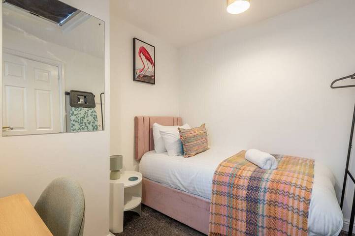 Modern 3 Bed Home - Heart of Cambridge + Parking in Abbey Ward, Cambridge