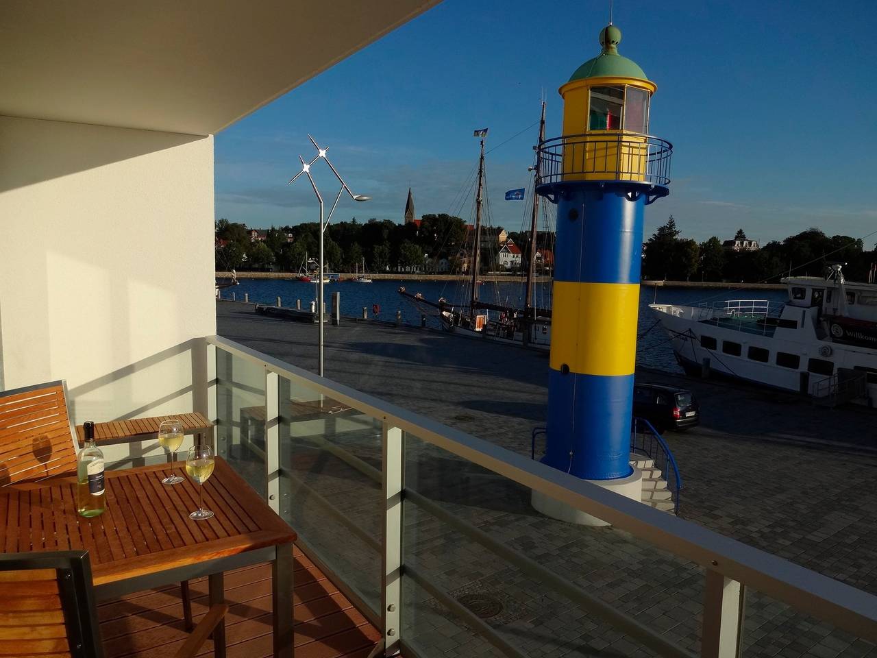 Entire holiday apartment, Apartment 10 - "Borbyblick" - Blickrichtung Hafen und offene See in Eckernförde, Bay of Eckernförde