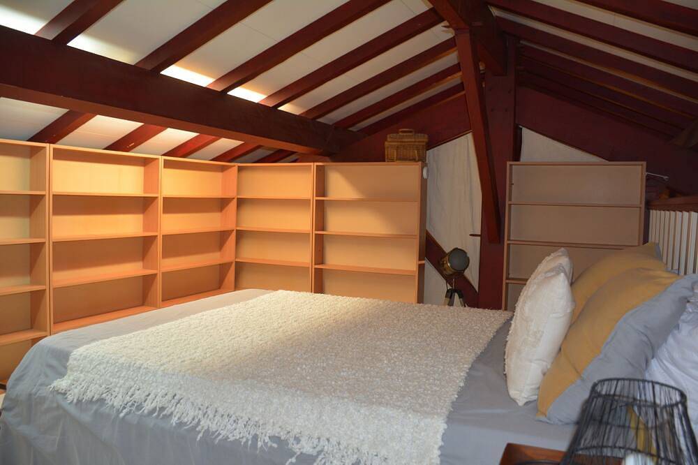 Appartement entier, Maison 2 chambres autour de l'eau, dans un moulin in Saint-Aulaye, Périgord Vert