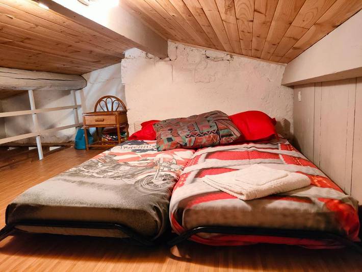 Gîte pour 2 personnes, avec terrasse et vue dans Place aux Herbes - 2