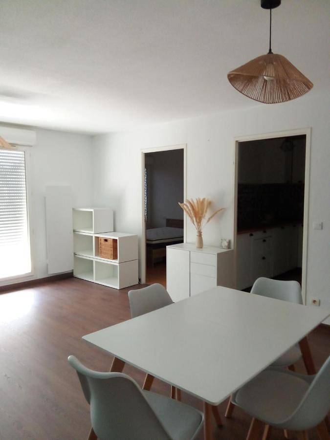 Gîte pour 6 personnes, avec balcon dans Office de Tourisme de Lons le Saunier - 2