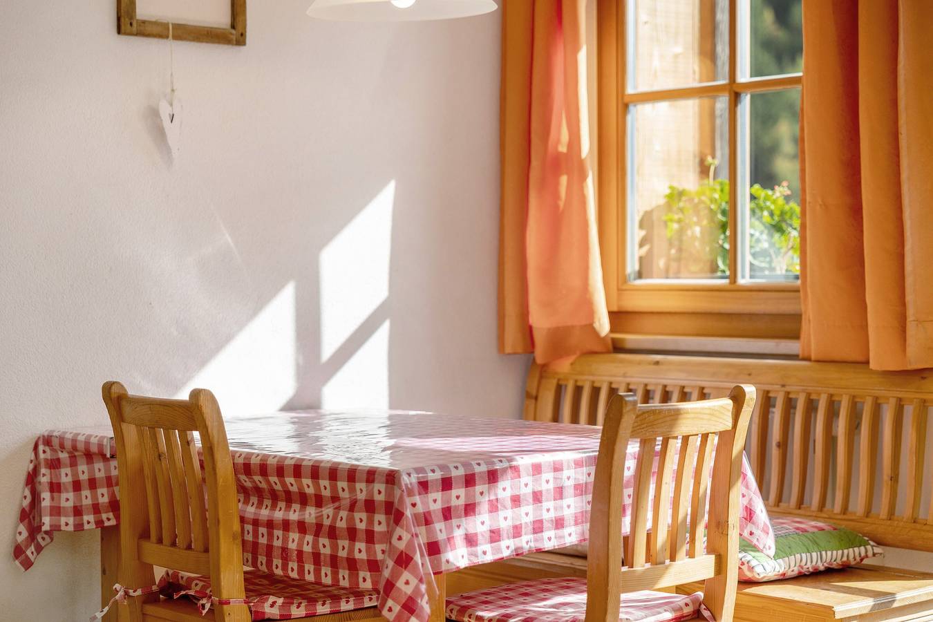 Ganze Wohnung, Ferienwohnung 'Inneroswalderhof 2' mit Bergblick, Gemeinschaftsgarten und Wi-Fi in Antholz, Rasen-Antholz