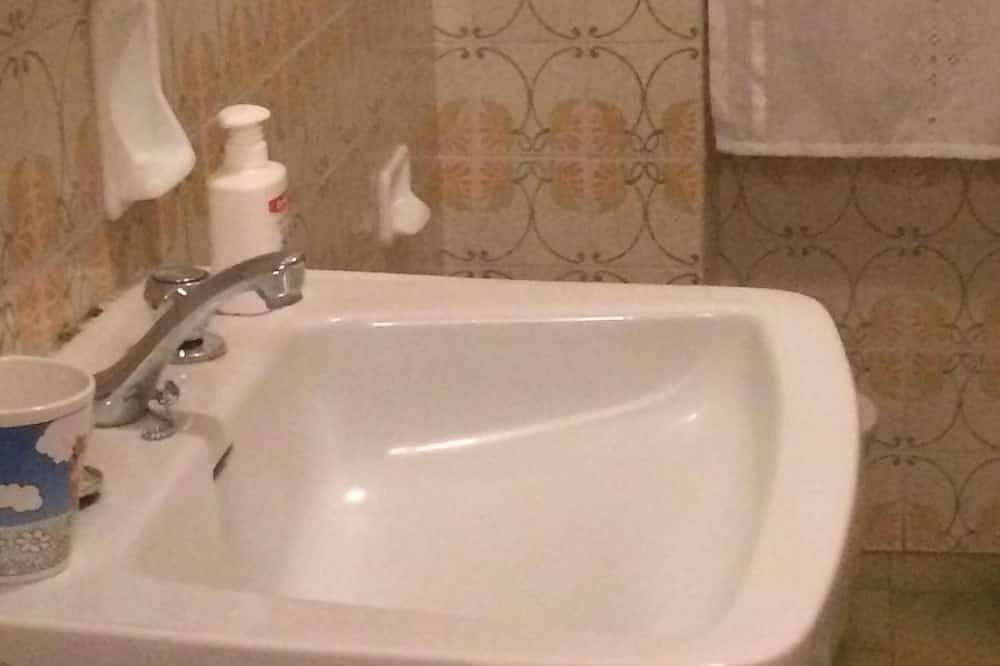 Ganze Wohnung, Haus am Meer im Borgio Verezzi in Borgio Verezzi, Riviera di Ponente