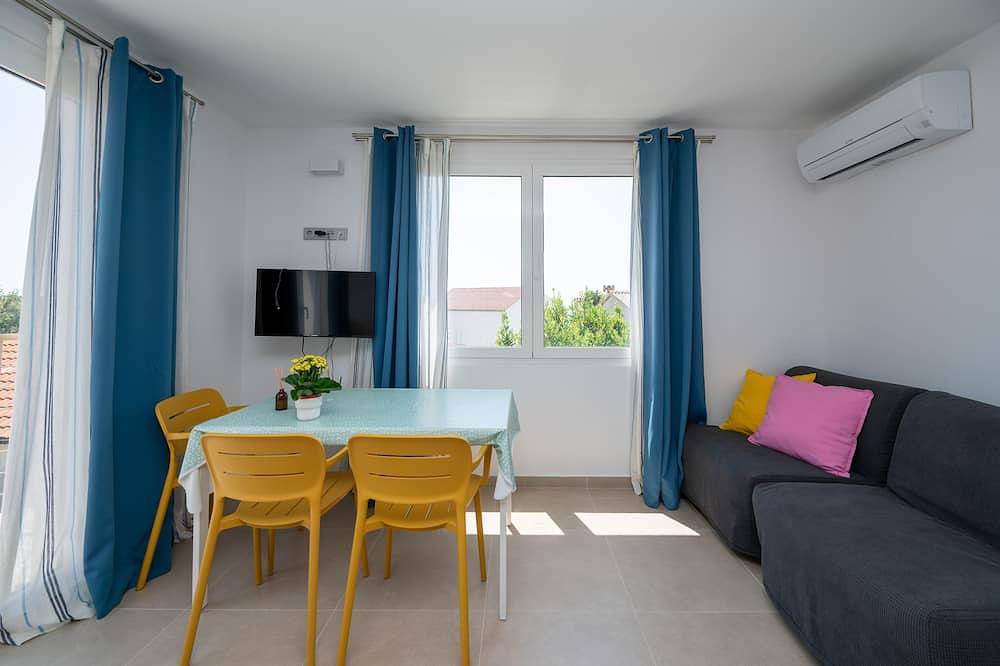 Entire apartment, One bedroom apartment with balcony Novalja, Pag (A-24135-c) in Novalja, Pag Island