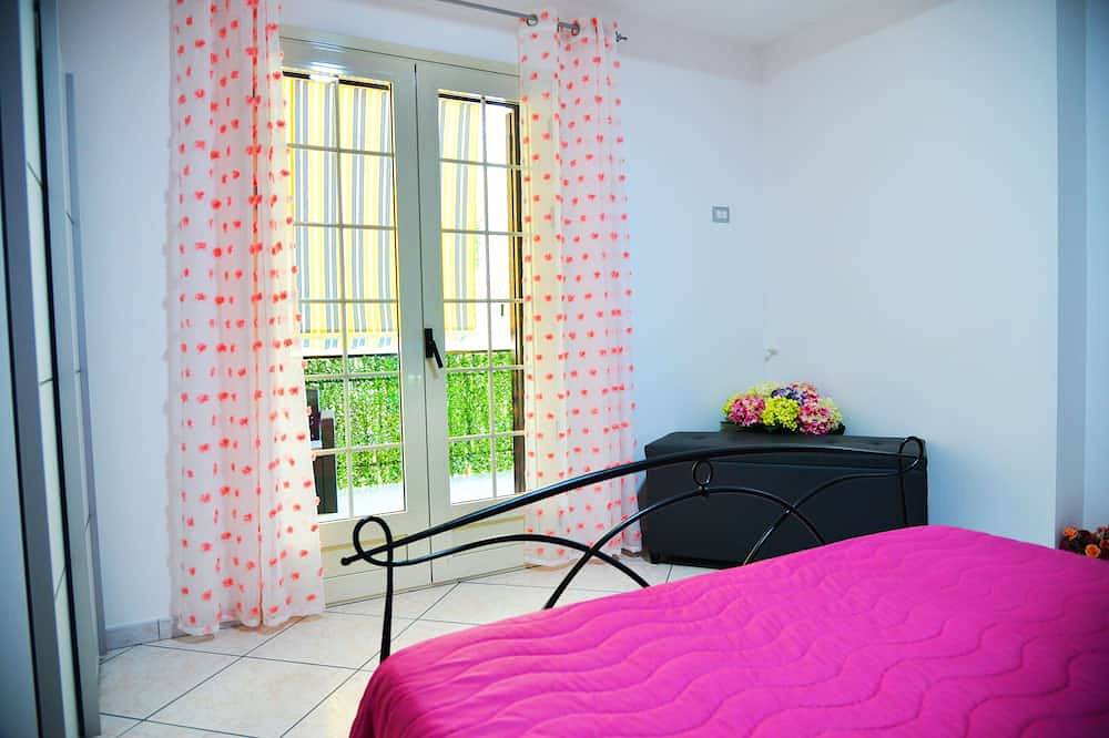 Apartamento entero, Casa Anna Three, dos habitaciones dobles in Pimonte, Montes Lattari