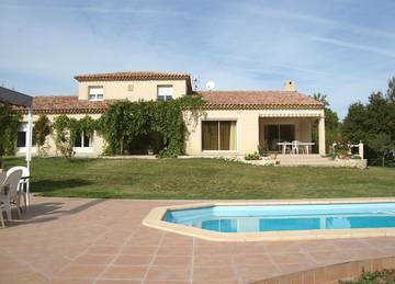 Chambre d’hôte pour 4 personnes, avec jardin et piscine dans les Bouches-du-Rhône