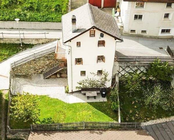 Ganze Ferienwohnung, Turmhaus Giovanoli in Tschlin, Valsot