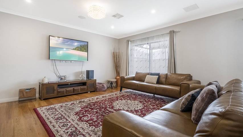 Holiday letting for 10 people in Perth