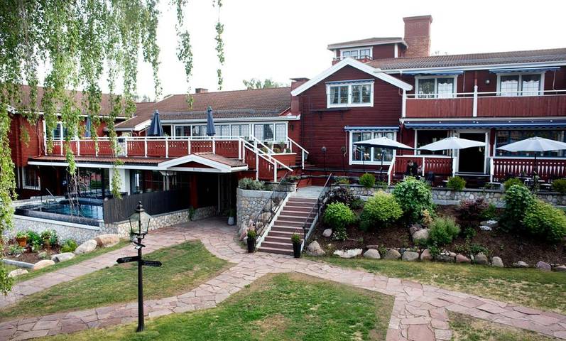 Hôtel pour 2 personnes, avec piscine ainsi que sauna et jardin