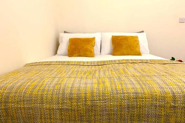 Entire apartment, Superior Family Apartment in Eastbourne, East Sussex