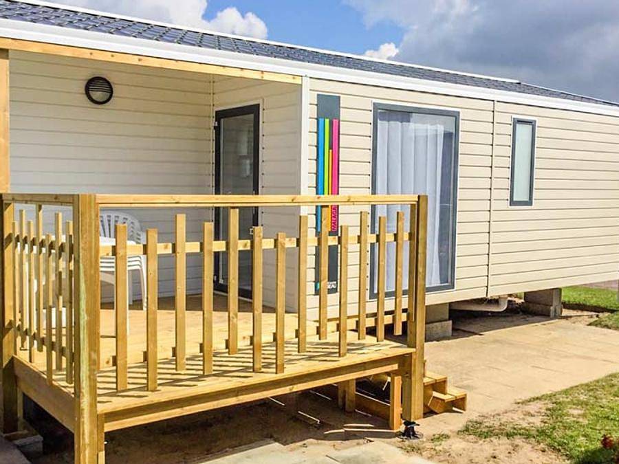 Camping Belle Etoile - Mobilhome 4 personnes - Confort Terrasse in Gouville-sur-Mer, Région de Coutances