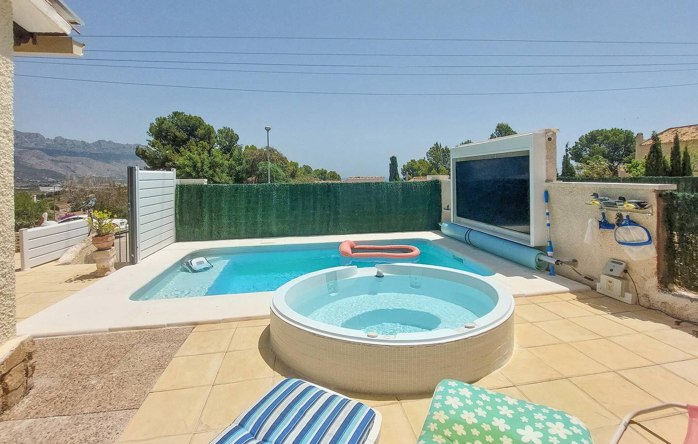 Moderne 2-Zimmer-Wohnung mit Pool, Terrasse und in der Nähe von La Nucia in la Nucia, Costa Blanca