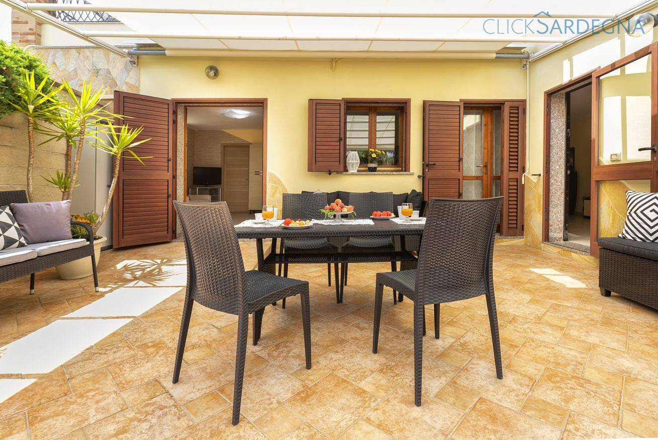 Alghero Villa Maestrale avec jardin véranda couverte 4 chambres, 3 bains in Alghero, Province de Sassari