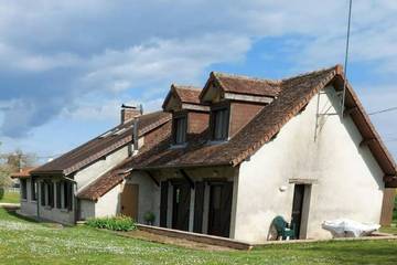 Gîte pour 6 personnes, avec jardin dans Sompuis