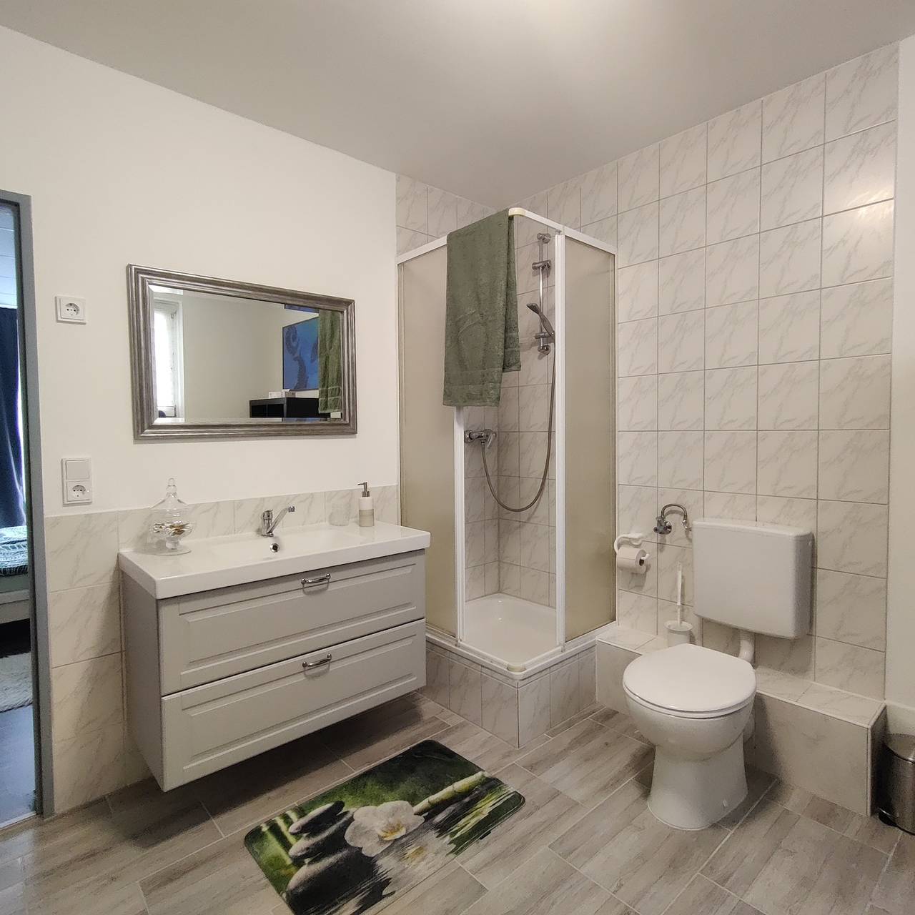 Ganze Ferienwohnung, Ferienwohnung Krottenmühl am Simssee - Ferienwohnung Krottenmühl am Simssee, 55 qm, Erdgeschoss, 1 separates Schlafzimmer in Krottenmühl, Söchtenau