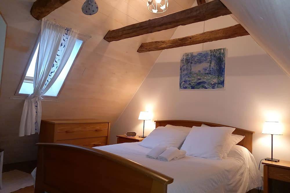 Maison typique, indépendante, au calme, dans le nord Aveyron. 2,4 personnes in Coubisou, Parc naturel régional de l'Aubrac