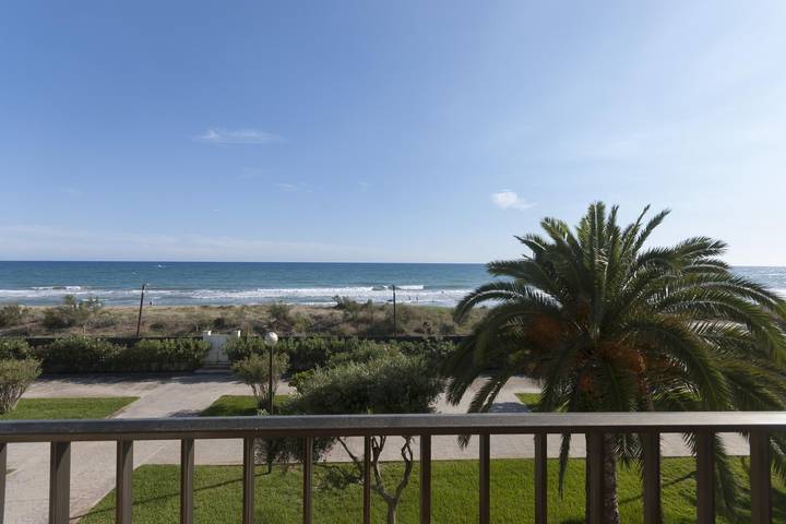 Ganze Ferienwohnung, Beach front apartment in Gavà Mar, Pine Beach in Platja de Gavà (Gavà), Gavà