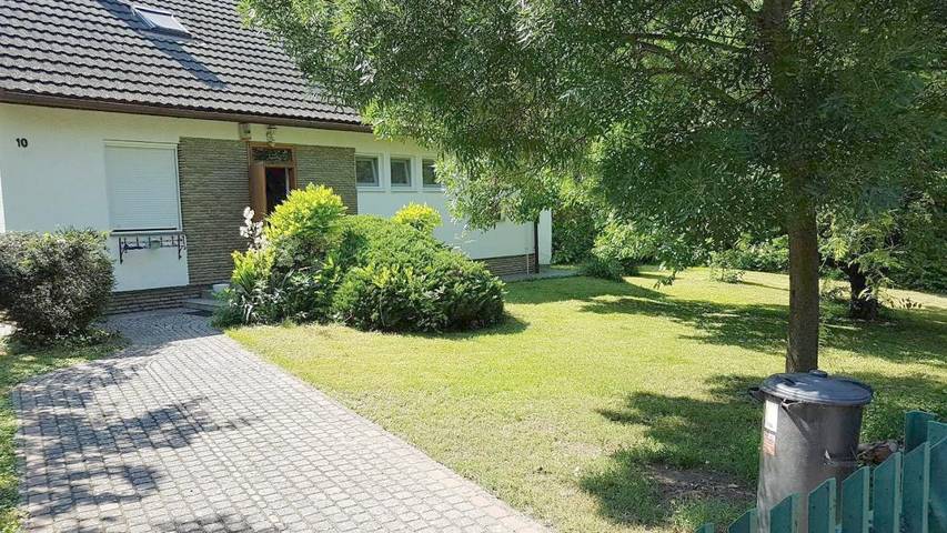 Ferienwohnung für 10 Personen, mit Ausblick und Seeblick sowie Garten, mit Haustier in Balatonboglar