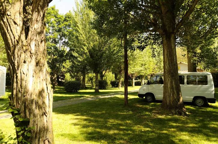 Camping voor 2 personen, met Terras en Uitzicht in Aveyron