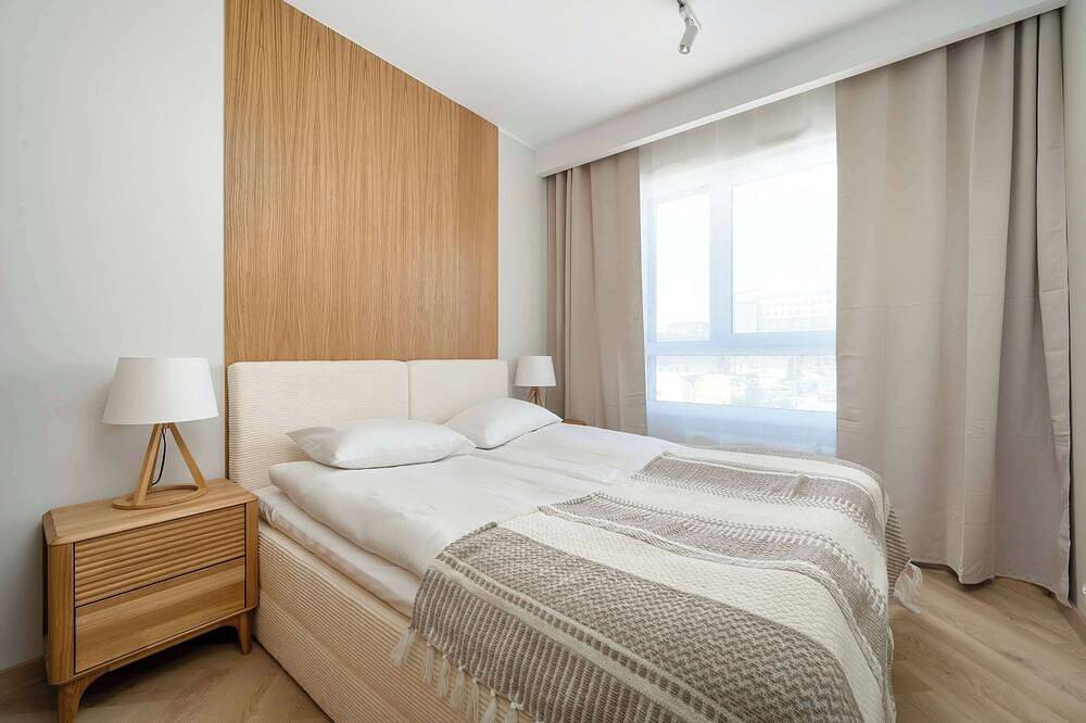 Ganze Wohnung, Modernes Apartment mit Balkon | Arbeitsbereich, Parkplatz in Breslau, Niederschlesien