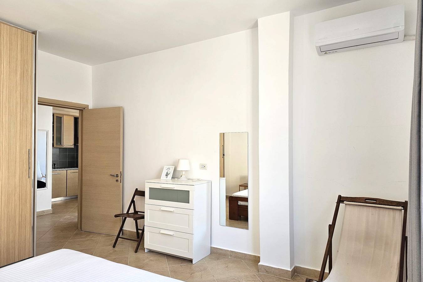 Appartamento intero, Appartamento vacanze per 4 persone con balcone in Saranda, Valona