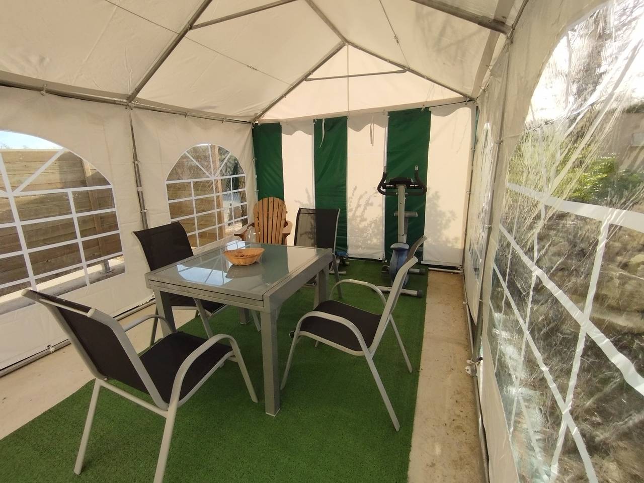 Maison de vacances 'Petit Gîte Bleu' avec Wi-Fi in Huillé-Lézigné, Région d'Angers