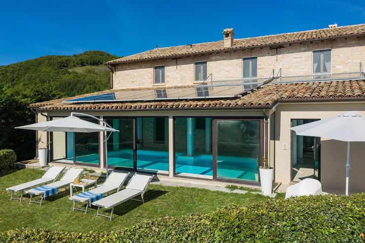 Villa per 12 persone, con piscina e giardino nonché panorama, con animali domestici - 1
