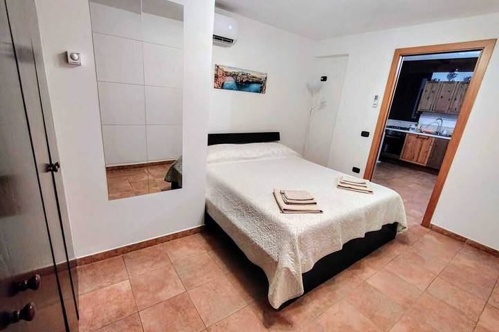 Entire apartment, Villa Puglia Ar 700m from sea, 700m from beach in Bisceglie, Barletta-Andria-Trani