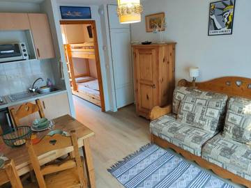 Chalet pour 4 personnes, avec terrasse ainsi que vue et jardin, animaux acceptés à Thollon-les-Mémises