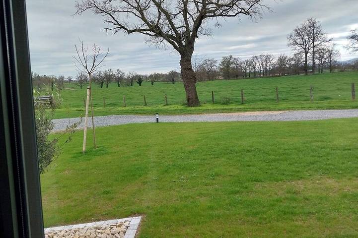Gîte pour 4 personnes, avec jardin à Saint-Germain-Lespinasse