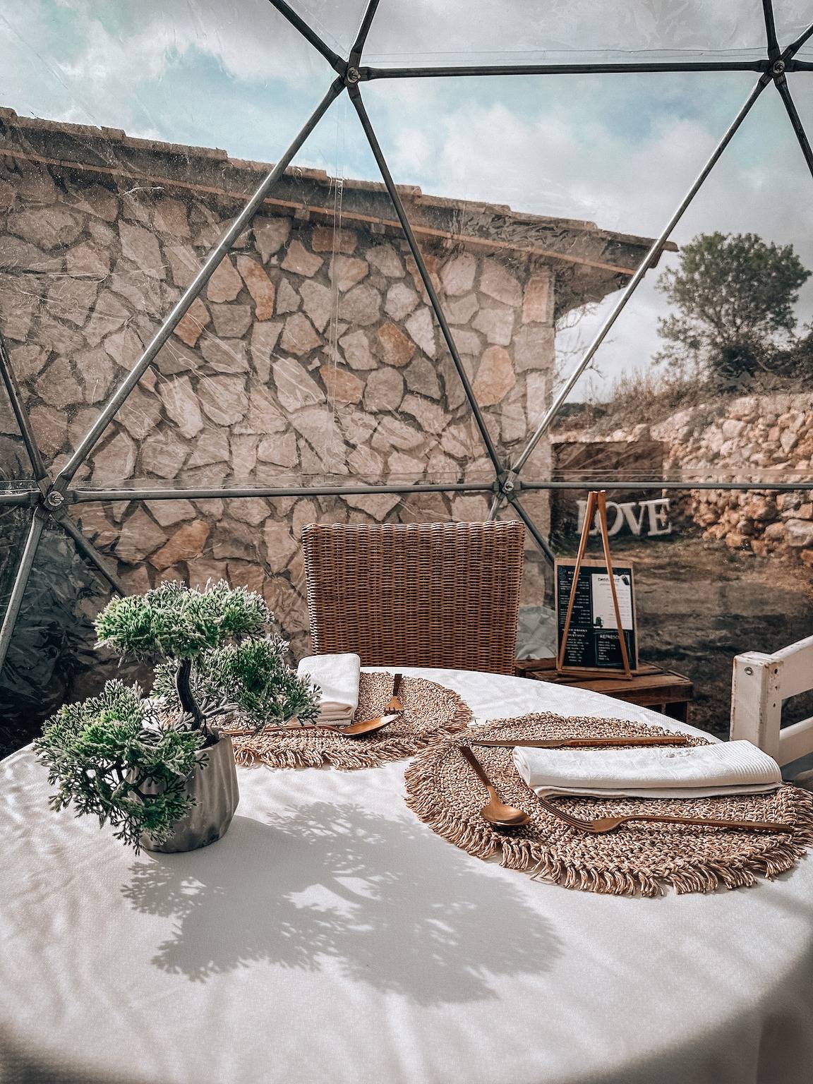 Entire apartment, Apartment 'Suite Romántica' with Mountain View, Wi-Fi and Air Conditioning in Canyelles (Barcelona), Garraf