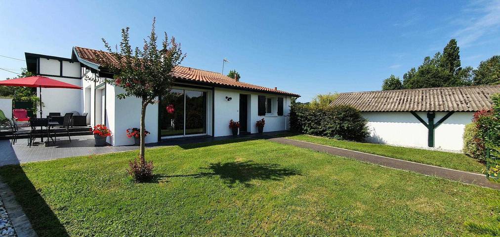 Gîte pour 6 personnes, avec Terrasse et Jardin