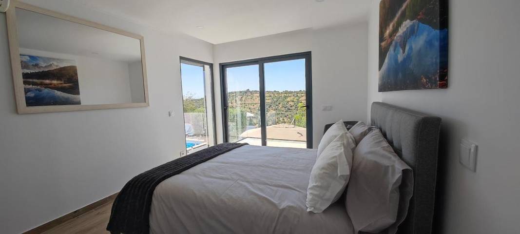 Casa rural para 8 personas, con piscina además de jardín y vistas en Paderne - 4