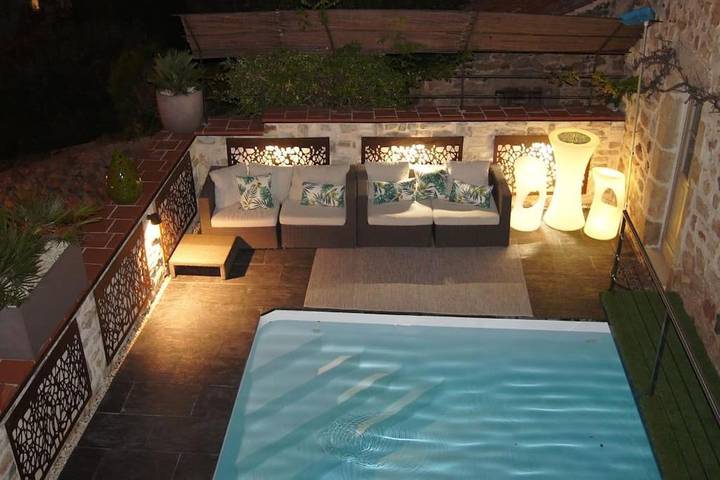 Gîte pour 2 personnes, avec vue ainsi que balcon et piscine à Montpeyroux (Puy-de-Dôme) - 2