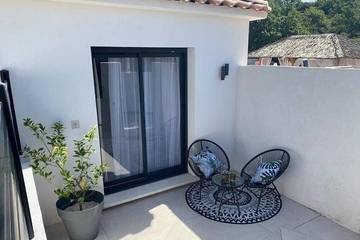 Cottage pour 2 personnes, avec piscine à Peypin