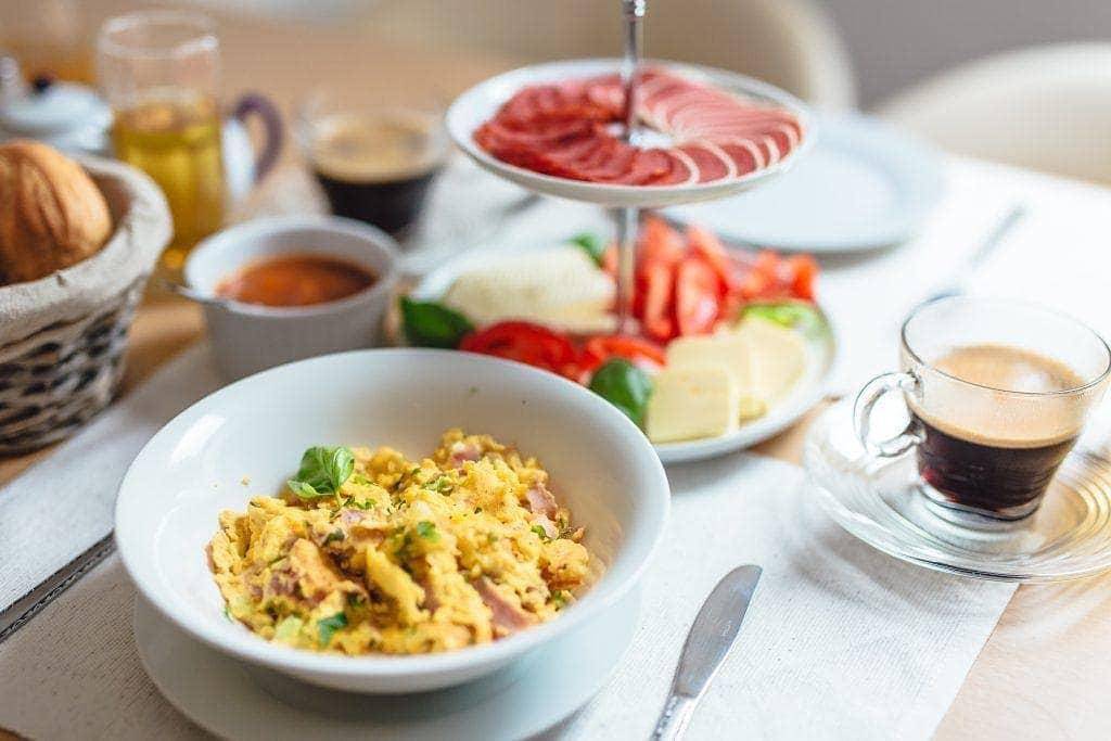 Ganze Ferienwohnung, Gästezimmer Rolea - Doppelzimmer mit Frühstücksbuffet in Dürnstein, Bezirk Krems an der Donau-Land