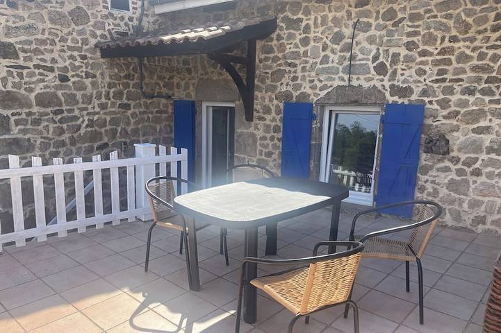 Location de vacances pour 4 personnes, animaux acceptés à Saint-Alban-d'Ay - 3