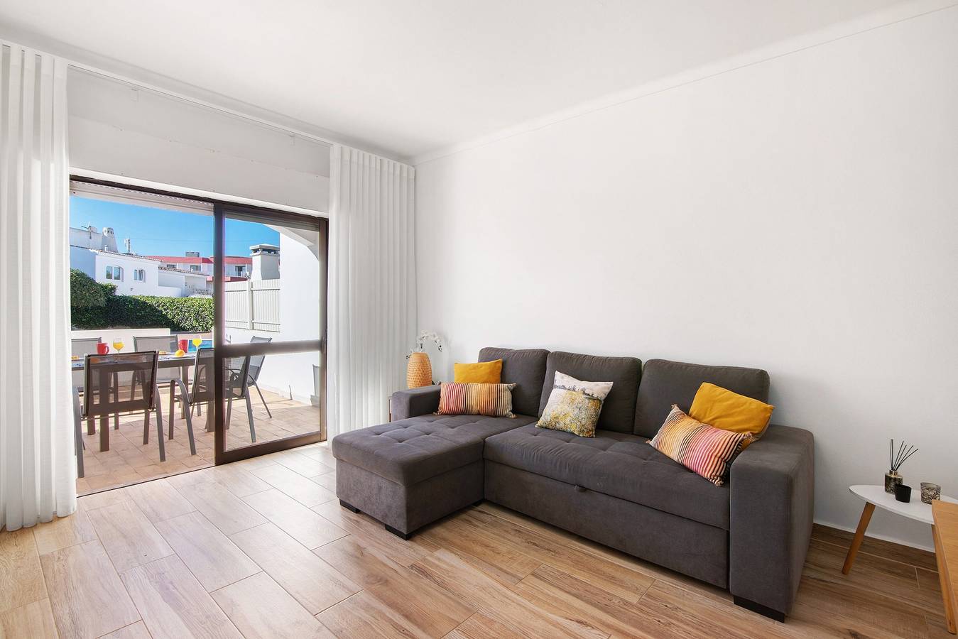 Entire apartment, Apartment 'Zeza' with Shared Pool, Private Terrace and Wi-Fi in Albufeira, Faro District