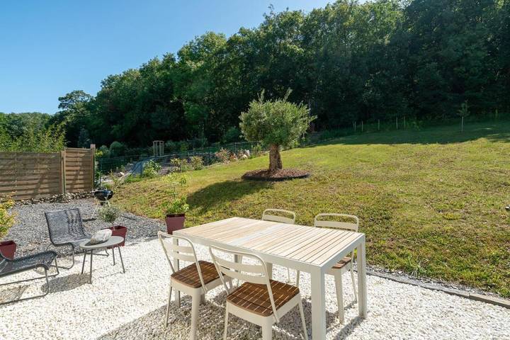 Location de vacances pour 4 personnes, avec Terrasse et Jardin à Commes