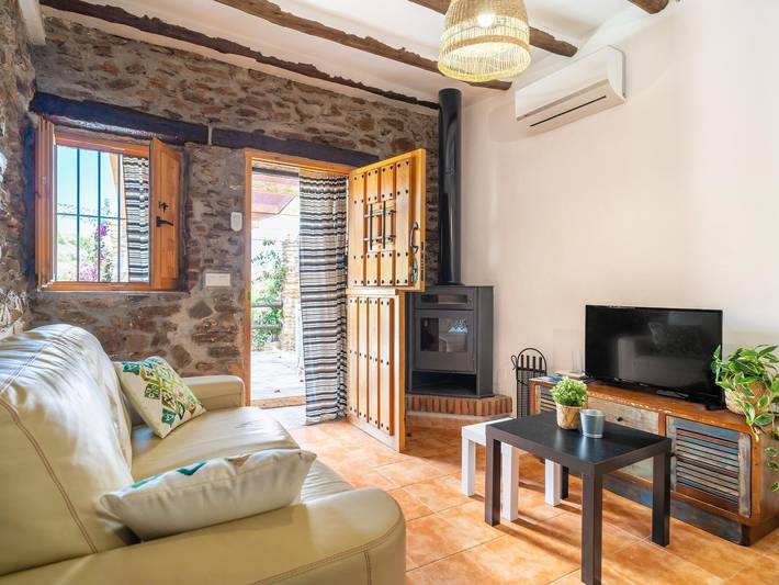 Casa rural para 4 personas, con piscina además de jardín y terraza, Familias con niños en Provincia de Almería - 2